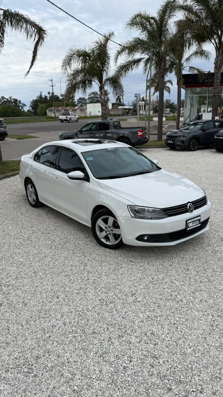VOLKSWAGEN - VENTO   2.5   CON GNC  - AUTOMÁTICA    - 2012